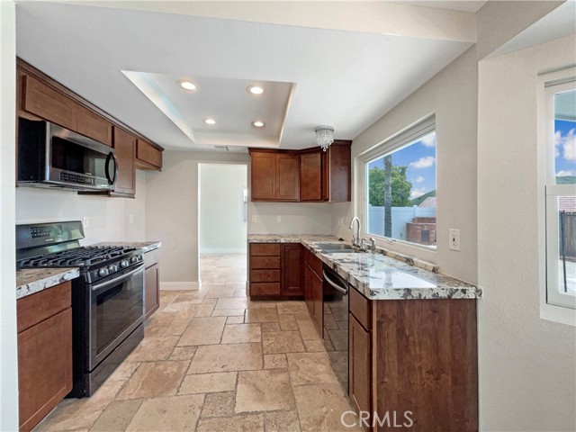 Detail Gallery Image 17 of 21 For 3417 Apple Blossom Ln, Lake Elsinore,  CA 92530 - 3 Beds | 2/1 Baths