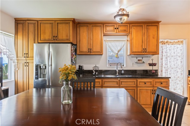 Detail Gallery Image 9 of 27 For 12945 Jefferson Avenue, Hawthorne,  CA 90250 - 3 Beds | 2 Baths