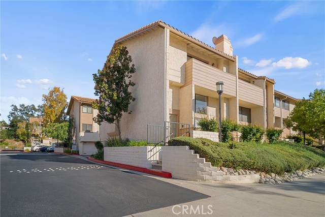 Detail Gallery Image 2 of 11 For 5412 Las Virgenes Rd, Calabasas,  CA 91302 - 3 Beds | 2/1 Baths