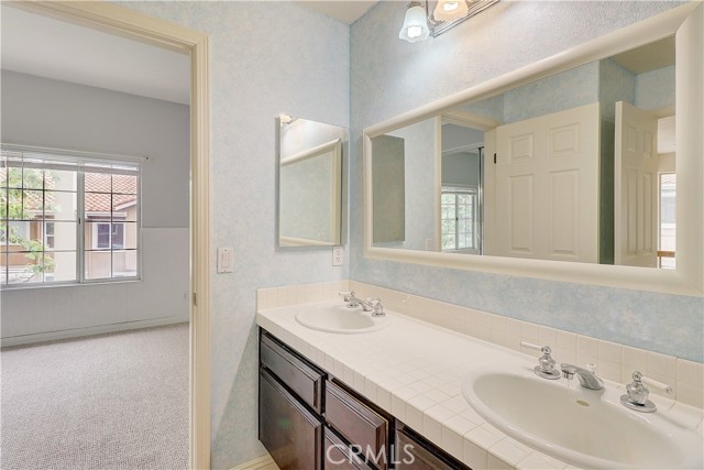 22 Matisse Circle, Aliso Viejo CA: https://media.crmls.org/medias/280eb521-a187-4f4a-875a-4d0549ff0969.jpg