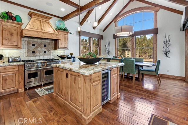 Detail Gallery Image 14 of 46 For 27467 N Bay Rd, Lake Arrowhead,  CA 92352 - 6 Beds | 5/2 Baths