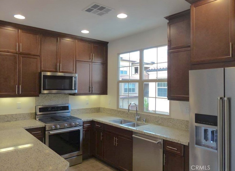 280f5418 55b1 4983 A77f F6043a05a142