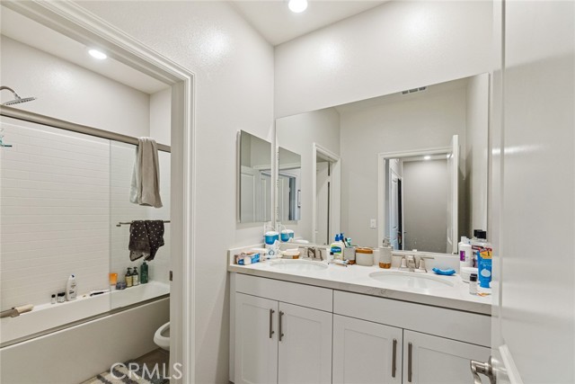 Detail Gallery Image 12 of 28 For 12031 Sproul St, Norwalk,  CA 90650 - 3 Beds | 4 Baths