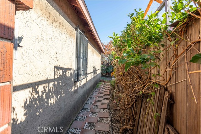 Detail Gallery Image 33 of 40 For 2346 Hayes Ave, Long Beach,  CA 90810 - 4 Beds | 2 Baths