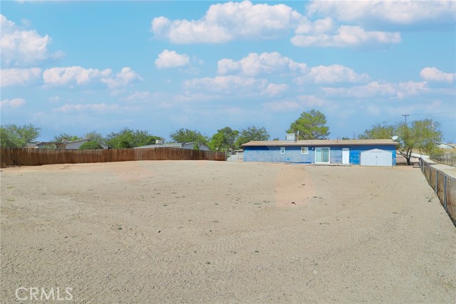 16459 Bunnell Avenue, Victorville CA: https://media.crmls.org/medias/2810beac-bbf1-4ac2-aeec-43d24f6f7072.jpg