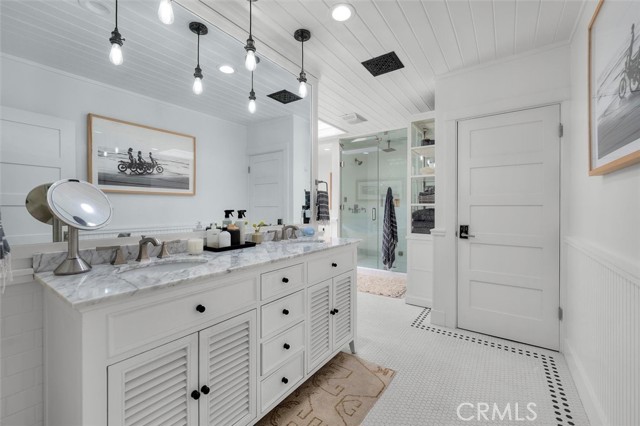 1012 10th Street, Manhattan Beach CA: https://media.crmls.org/medias/28114b94-f039-4ca1-99cd-720369f3c7a0.jpg