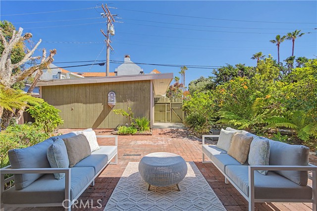 Detail Gallery Image 29 of 45 For 201 Avenue G, Redondo Beach,  CA 90277 - 4 Beds | 3 Baths