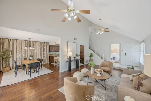 Detail Gallery Image 5 of 41 For 22810 Rio Chico Dr, Valencia,  CA 91354 - 4 Beds | 3 Baths