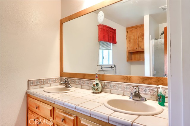 Detail Gallery Image 14 of 54 For 42275 Buckeye Rd, Oakhurst,  CA 93644 - 4 Beds | 2/1 Baths