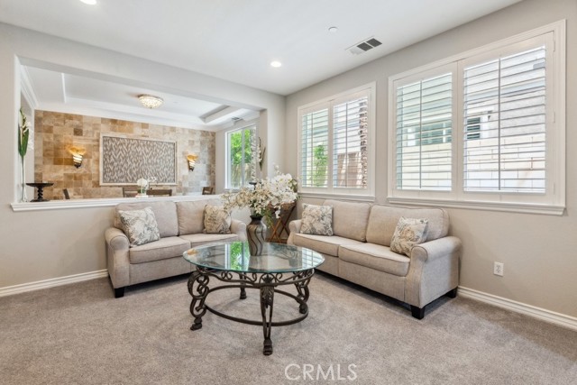 Detail Gallery Image 4 of 41 For 5460 Turin Way, Fontana,  CA 92336 - 4 Beds | 3 Baths