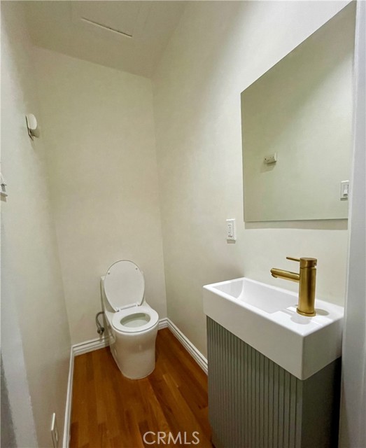 4816 Atoll Avenue, Sherman Oaks CA: https://media.crmls.org/medias/28144698-021a-4418-b14e-9e8460b2634f.jpg