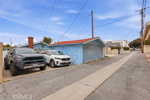 2 Parking spots & storage off of back alley 2 Parking spots & storage off of back alley