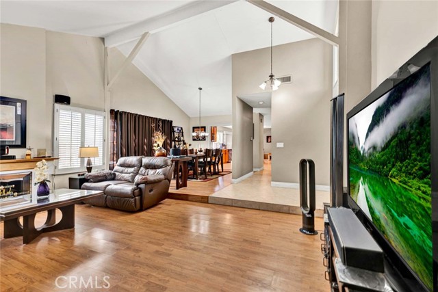 Detail Gallery Image 4 of 28 For 14211 Cherrywood, Tustin,  CA 92780 - 4 Beds | 2/1 Baths