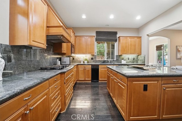 Detail Gallery Image 16 of 75 For 8651 Edelweiss, Corona,  CA 92883 - 4 Beds | 4/1 Baths