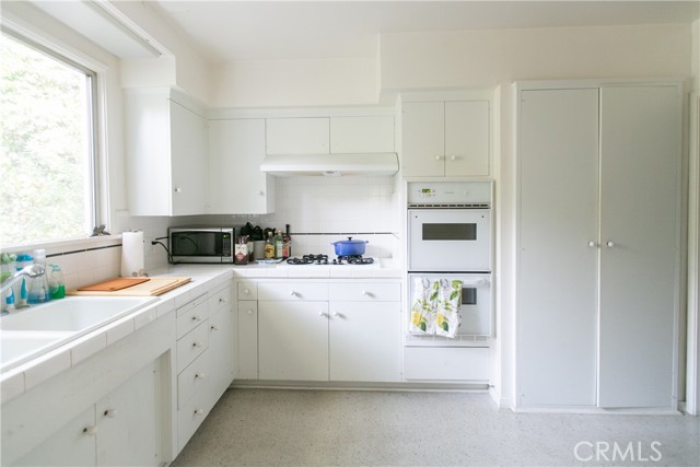Detail Gallery Image 14 of 26 For 740 Pinehurst Dr, Pasadena,  CA 91106 - 4 Beds | 4/1 Baths