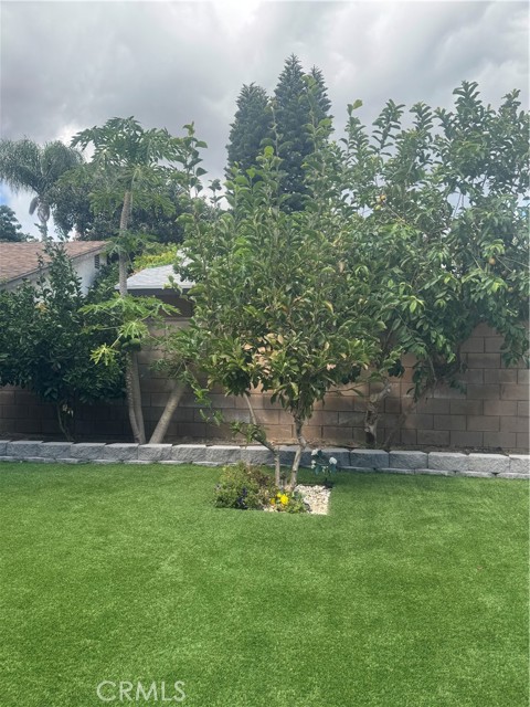 Detail Gallery Image 30 of 31 For 7127 White Oak, Reseda,  CA 91335 - 4 Beds | 3 Baths