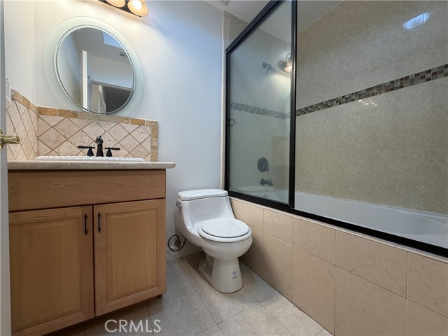 Detail Gallery Image 25 of 28 For 414 E Valencia Ave #111,  Burbank,  CA 91501 - 3 Beds | 3 Baths