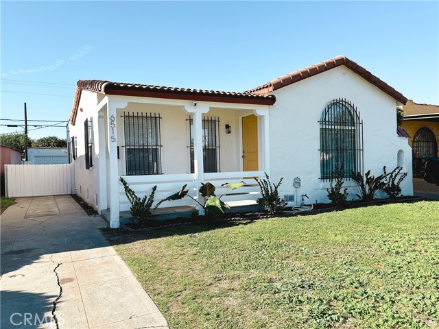 Detail Gallery Image 2 of 29 For 6515 Cimarron, Los Angeles,  CA 90047 - 3 Beds | 2 Baths