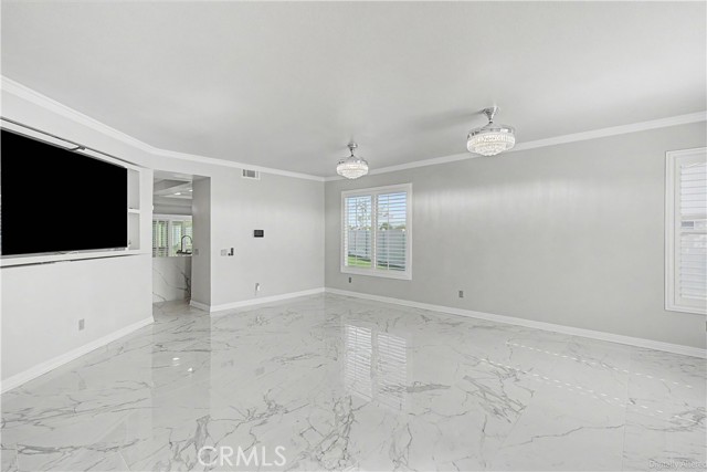 Detail Gallery Image 4 of 29 For 12714 Dorsey Ct, Victorville,  CA 92392 - 5 Beds | 3 Baths