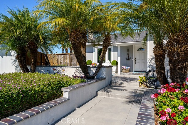 Image 3 of 44 For 18011 Shoreview