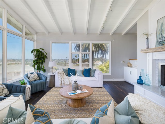 246 Via Los Miradores, Redondo Beach CA: https://media.crmls.org/medias/281b7ccd-5fde-40e5-a3b8-4f0291fad411.jpg