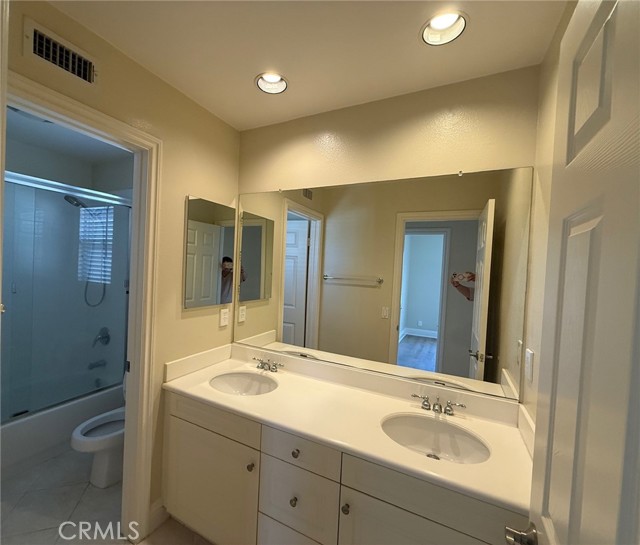 27 HIGHFIELD GLEN, Irvine CA: https://media.crmls.org/medias/281bc9ad-d0ba-4e15-8ab7-5976d146b6df.jpg
