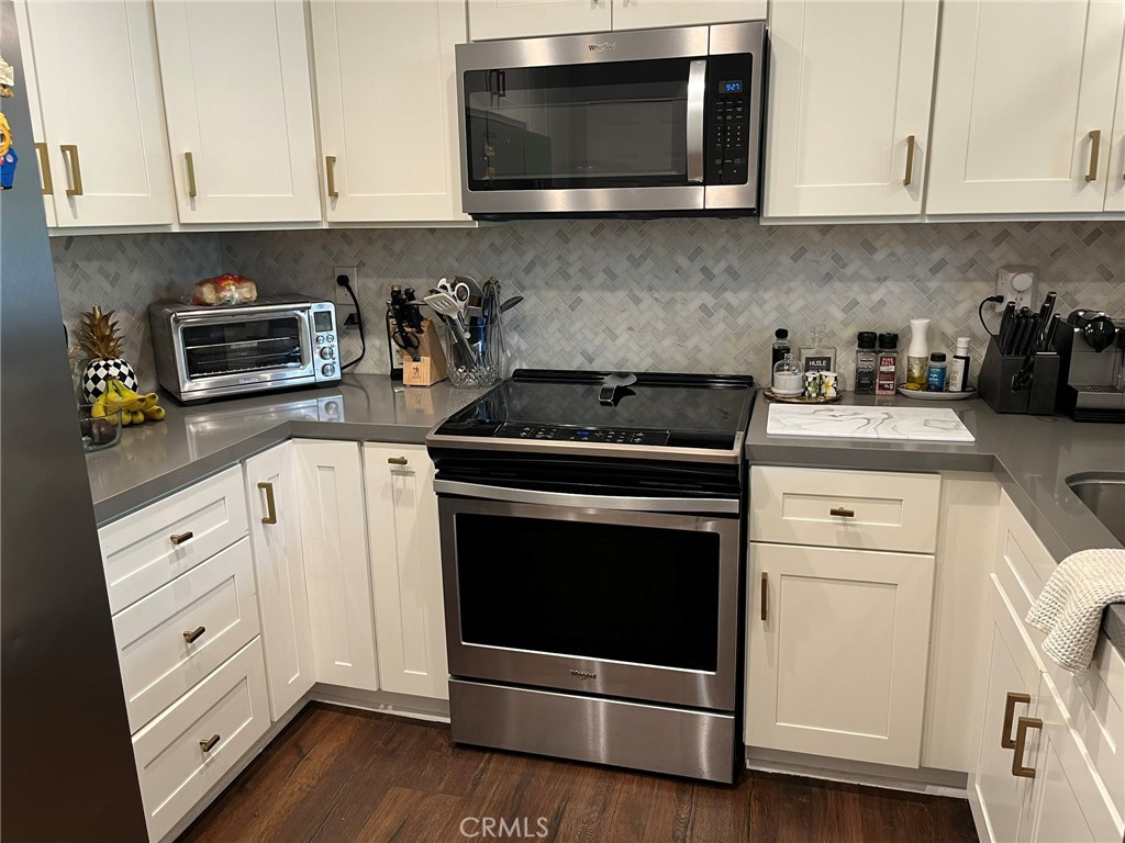 281c1008 4ce5 48df Abb8 760884f60487