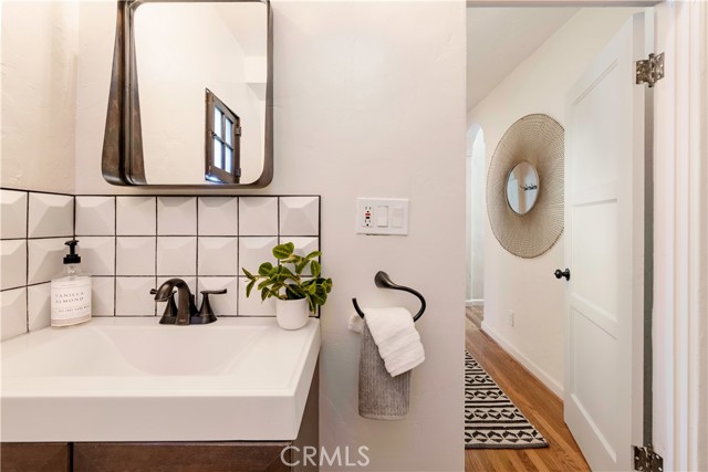 Detail Gallery Image 23 of 40 For 4252 S Norton, Los Angeles,  CA 90008 - 4 Beds | 3 Baths