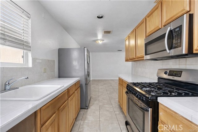 Detail Gallery Image 4 of 15 For 11419 Acala Ave, San Fernando,  CA 91340 - 3 Beds | 2 Baths