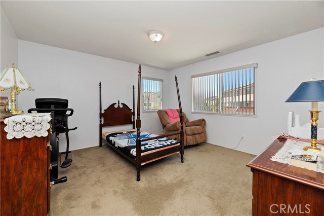 Detail Gallery Image 9 of 12 For 17251 Greentree Dr, Riverside,  CA 92503 - 3 Beds | 2/1 Baths