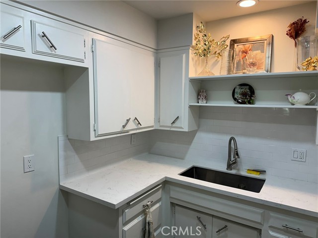 Detail Gallery Image 9 of 30 For 26713 Oak Crossing Rd #C,  Newhall,  CA 91321 - 2 Beds | 1/1 Baths