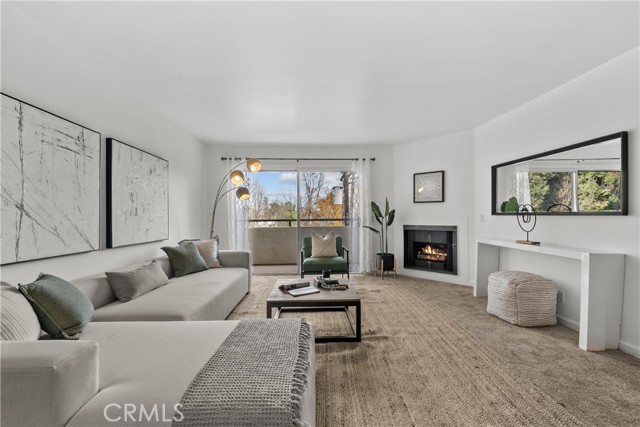 Detail Gallery Image 4 of 18 For 4702 Fulton Ave #304,  Sherman Oaks,  CA 91423 - 2 Beds | 2 Baths