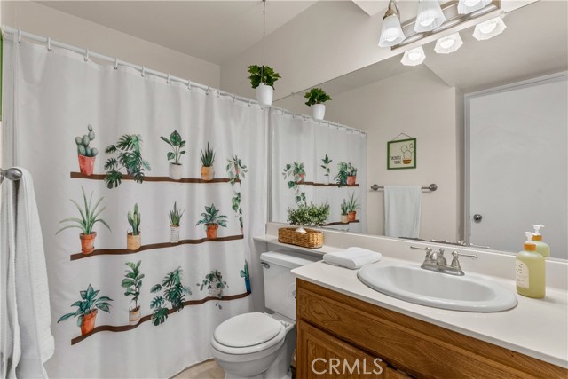 Detail Gallery Image 22 of 43 For 26877 Claudette St #103,  Canyon Country,  CA 91351 - 3 Beds | 2 Baths