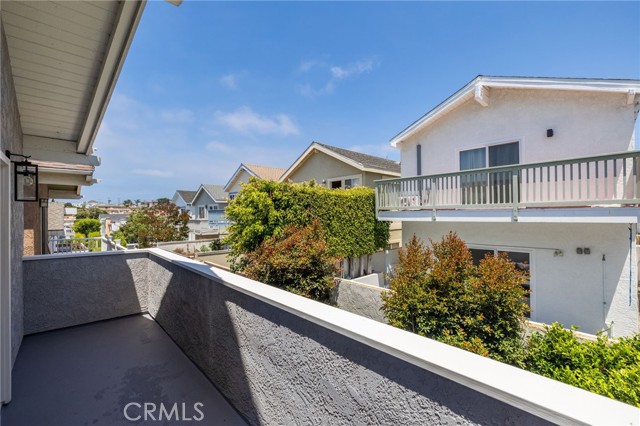 1721 Haynes Lane, Redondo Beach, California 90278, 3 Bedrooms Bedrooms, ,2 BathroomsBathrooms,Residential,For Sale,Haynes,SB24129433