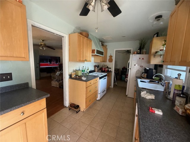 Detail Gallery Image 3 of 8 For 714 Coronado, Redlands,  CA 92374 - 3 Beds | 2 Baths