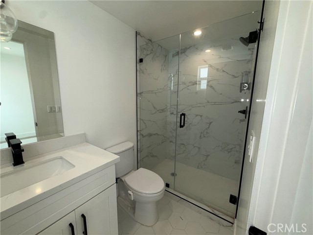 Detail Gallery Image 8 of 16 For 21721 Hart St, Canoga Park,  CA 91303 - 3 Beds | 2 Baths