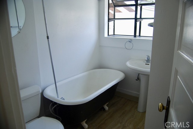 1734 E Florida Street, Long Beach CA: https://media.crmls.org/medias/281efade-098c-4d72-b267-63633c1c53da.jpg