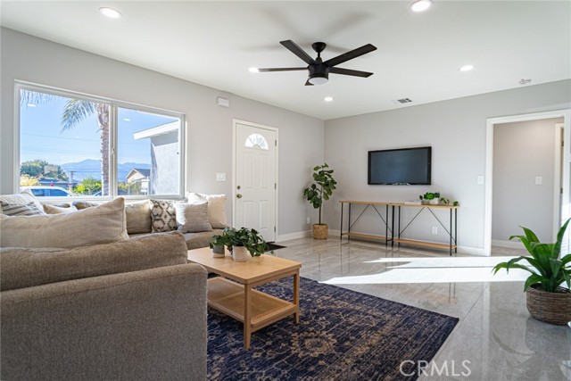 Detail Gallery Image 9 of 35 For 5509 Bonnie St, San Bernardino,  CA 92404 - 4 Beds | 2 Baths