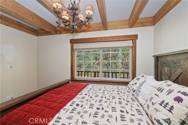 1212 S Minton Avenue, Big Bear City CA: https://media.crmls.org/medias/28205377-0d4c-4e94-b05c-0f3f031c3fd1.jpg