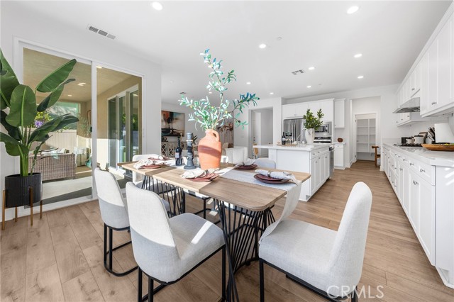 Detail Gallery Image 17 of 68 For 4118 Pompia Way, Corona,  CA 92883 - 4 Beds | 3 Baths