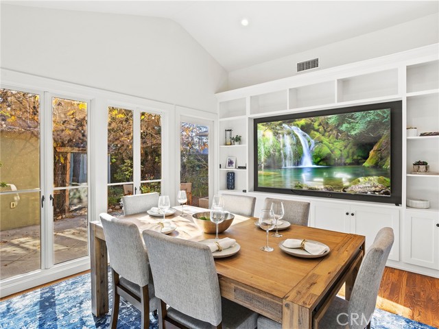 Detail Gallery Image 22 of 62 For 10404 Margate St, North Hollywood,  CA 91601 - 3 Beds | 2 Baths