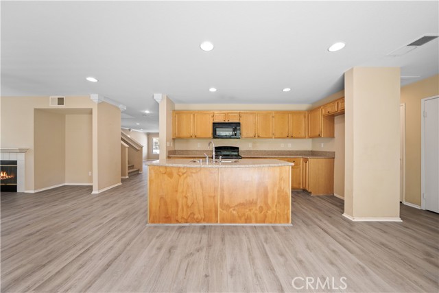 Detail Gallery Image 10 of 44 For 32057 Meadow Wood Ln, Lake Elsinore,  CA 92532 - 4 Beds | 2/1 Baths