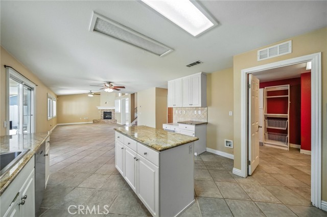 41980 Trinity River Way, Murrieta CA: https://media.crmls.org/medias/2822a429-36c0-475b-92d1-f498a23d1849.jpg