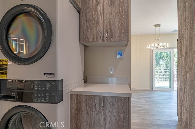 Detail Gallery Image 17 of 31 For 18750 Collins St, Tarzana,  CA 91356 - 7 Beds | 6 Baths