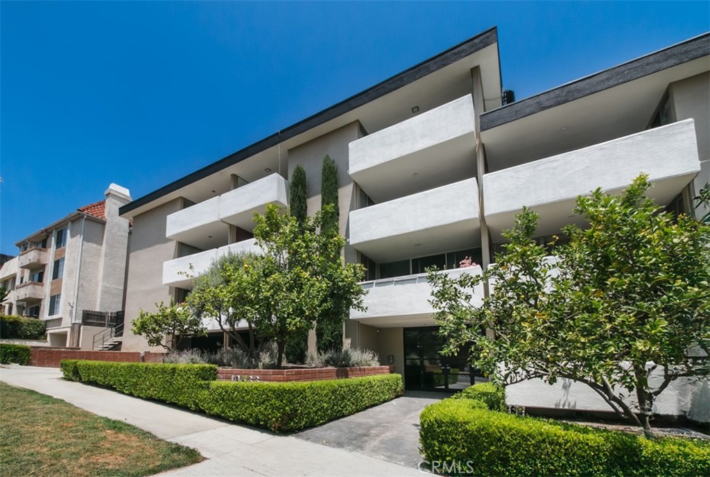 10633 Kinnard Avenue #1