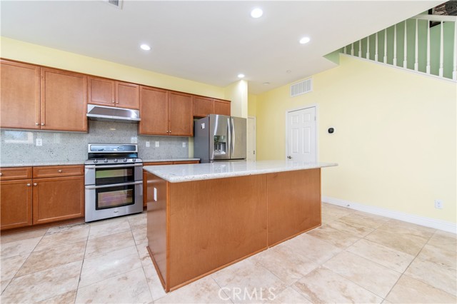 7271 Enclave Drive, Eastvale CA: https://media.crmls.org/medias/28248d66-2f45-49de-850f-4b0e2e0c33bf.jpg