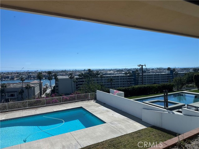 Detail Gallery Image 7 of 9 For 1221 Kings Road, Newport Beach,  CA 92663 - 3 Beds | 2 Baths