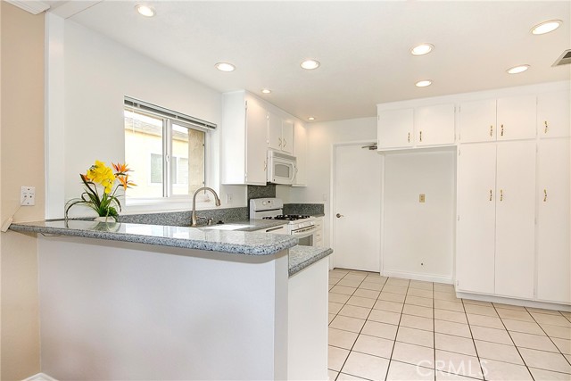 Detail Gallery Image 13 of 43 For 4778 Serrente, Yorba Linda,  CA 92886 - 3 Beds | 2/1 Baths