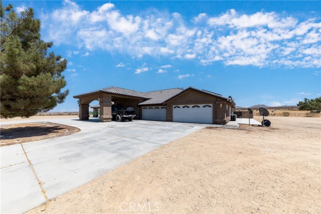 24625 Ledbury Road, Oro Grande CA: https://media.crmls.org/medias/28251462-2561-4044-aaf2-41badc6764f7.jpg