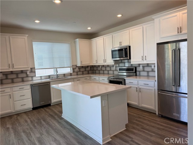 120 Citysquare, Irvine CA: https://media.crmls.org/medias/28252454-603d-42b9-86c7-698b6e8fb82d.jpg